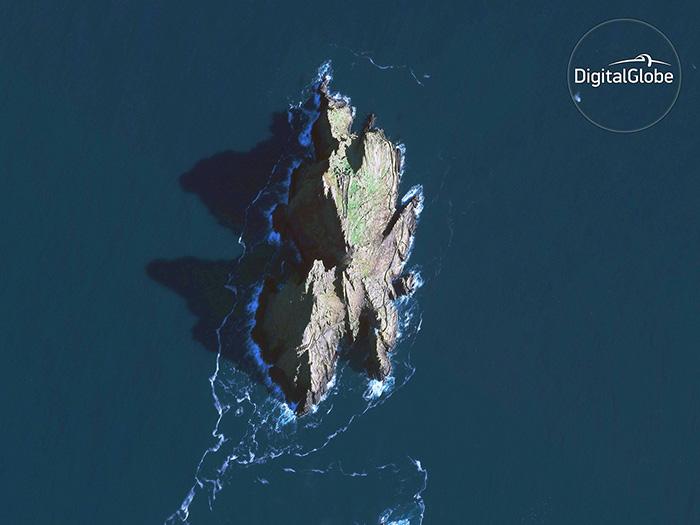 1_DigitalGlobe_Star_Wars_Skellig_Island_IE_WV3_5FEB2015lowres